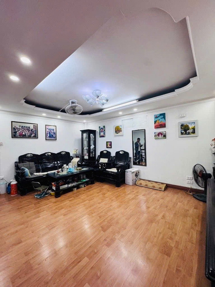 Bán Nhà Lạc Long Quân 64m, 4 tầng, 2 thoáng, tiện ích bàn ngàn!