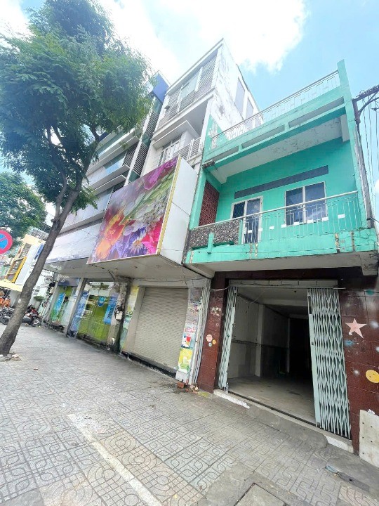 Nhà MT 4m×17,8m - 77m2 Nguyễn Biểu Q5, Giá : 26,3 Tỉ (TL)