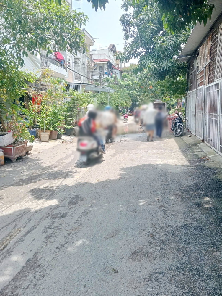 Căn góc 2 mặt tiền đường Số 5 KDC Bình Hưng ngay bx Q8