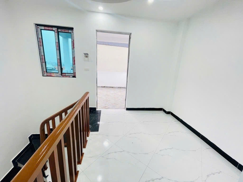 HIẾM HÓT!!- NHÀ ĐẠI ÁNG GẦN HỒ ĐIỀU HOÀ - GẦN NHIỀU TIỆN ÍCH - Ở SƯỚNG