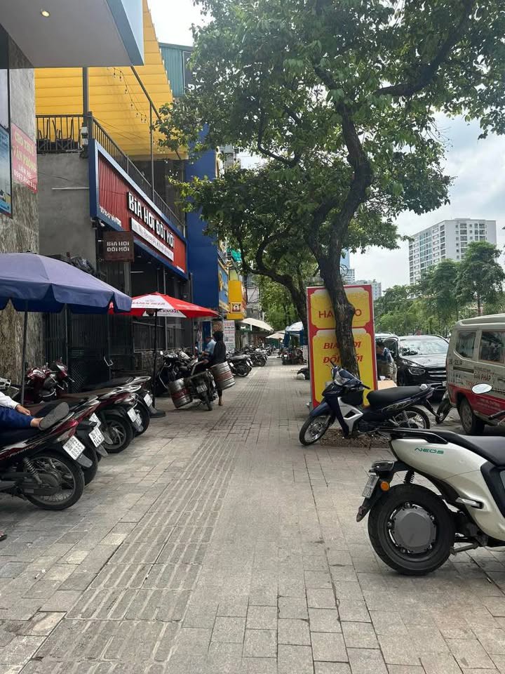 Bán Phố Cù Chính Lan-Lô góc- 89m*5tầng-Ngõ thông, 2 mặt thoáng-Gần trường, chợ. 20 tỷ