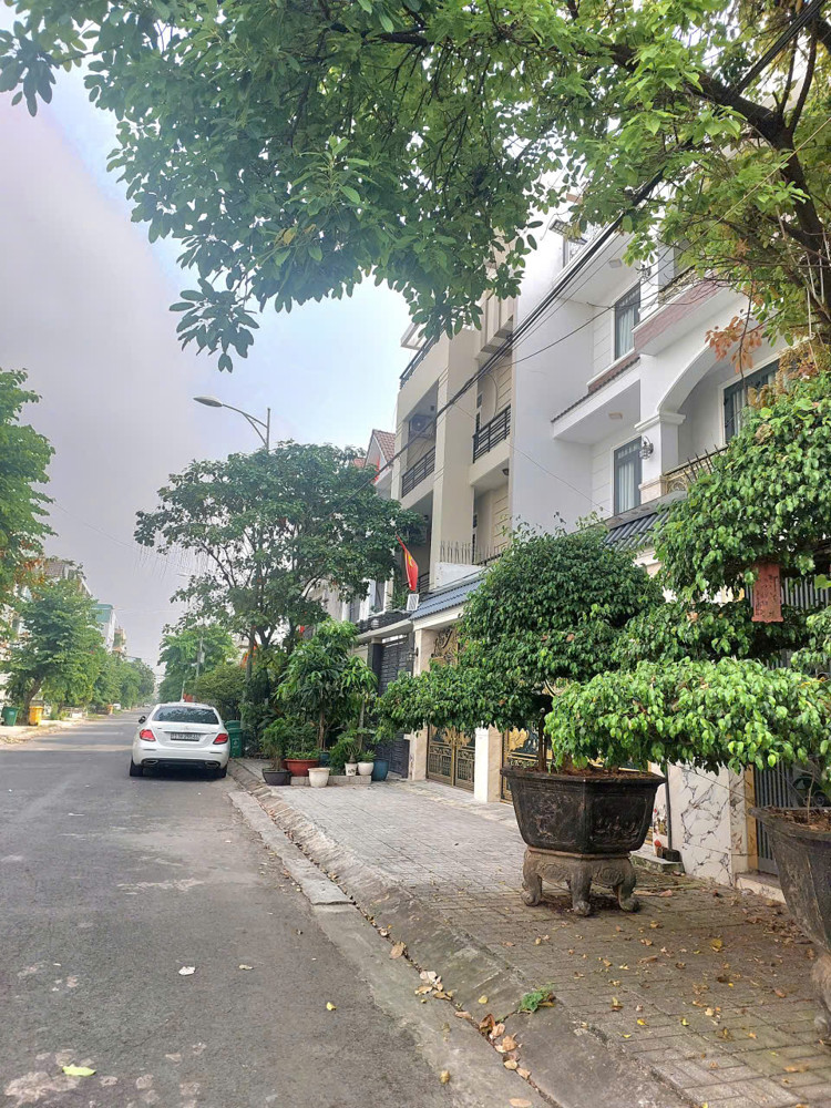 GẤP BÁN LÔ ĐẤT BIỆT THỰ KHU DÂN CƯ THẠNH MỸ LỢI,Q2 ( 8 18 )