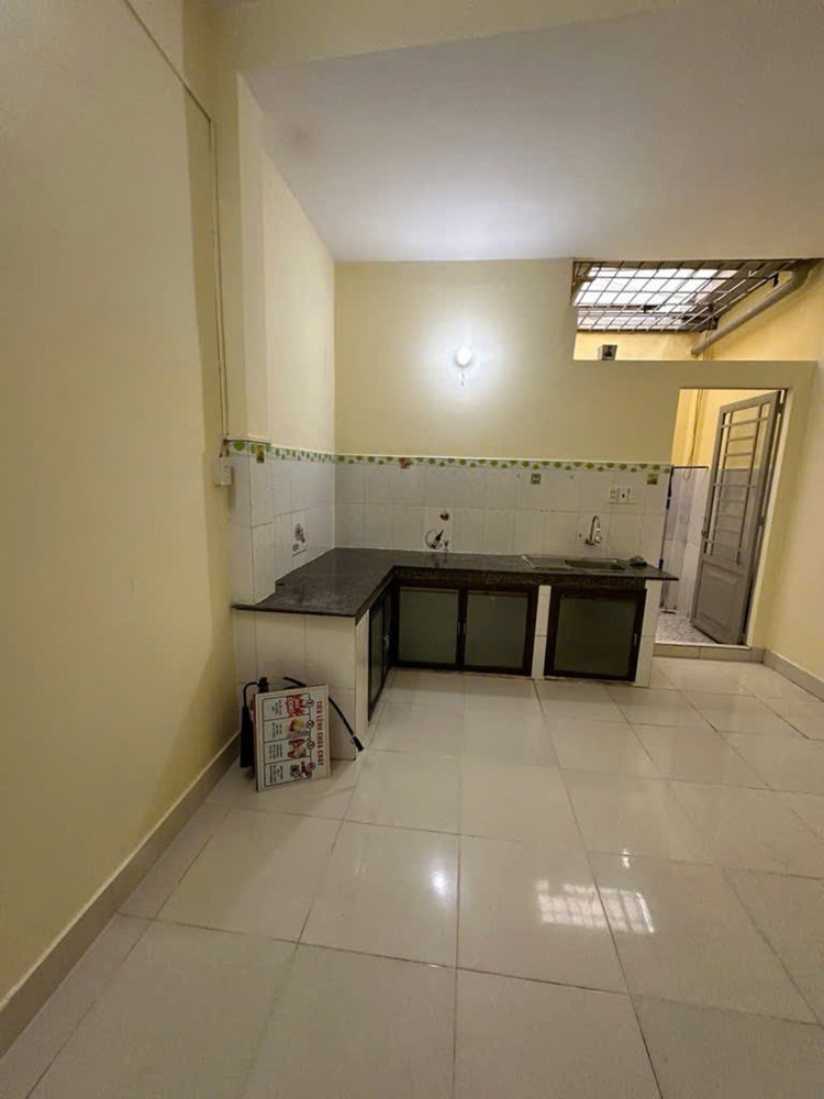 L1731 ⭐️ Giảm 100tr! sát Ngã tư Hàng Xanh, SHR, Vuông, 2 tầng, 3.8x19m, 5.x tỷ