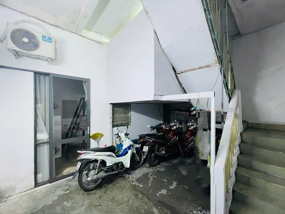 D1733 ⚡️ Giảm 800tr! Nhà trọ 11P sát cầu Ông Lãnh Q1, 30tr/th, 5.2x16m, 22.x tỷ x nhỏ