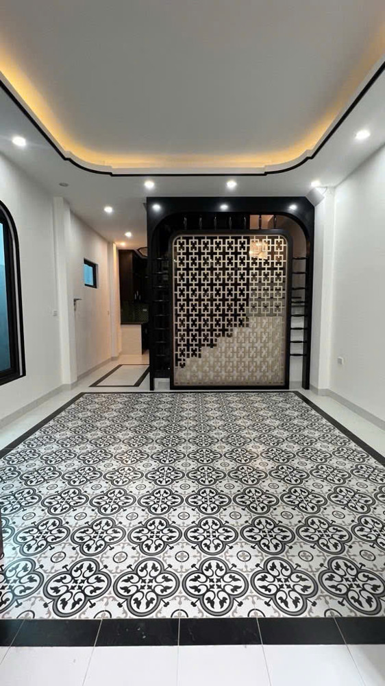 NHÀ MỚI FULL CÔNG NĂNG – THANG MÁY CHẠY VÙ VÙ – KẾ CẬN QUẦN THỂ VINHOMES SĐT 0972.078.667