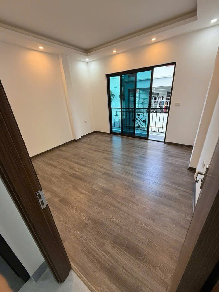 NHÀ MỚI FULL CÔNG NĂNG – THANG MÁY CHẠY VÙ VÙ – KẾ CẬN QUẦN THỂ VINHOMES SĐT 0972.078.667