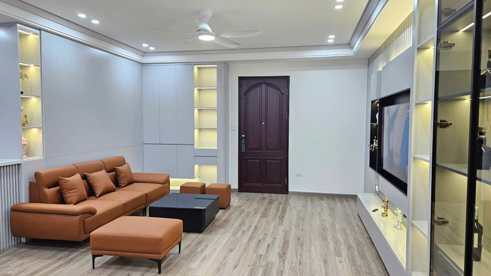 Cần bán SĐCC căn hộ 17T Trung Hòa Nhân Chính 120m², thiết kế 3PN 2WC, 12.5 tỷ Full đồ