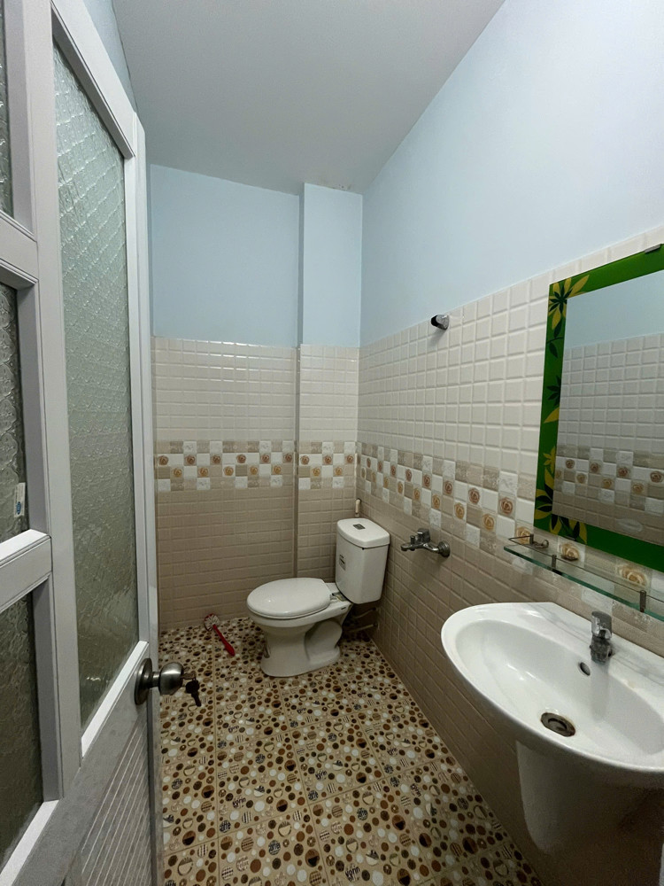 Bán nhà Tân Thới Hiệp Quận 12 đường 8m xe tải, vị trí đẹp gần trung tâm tiện ích