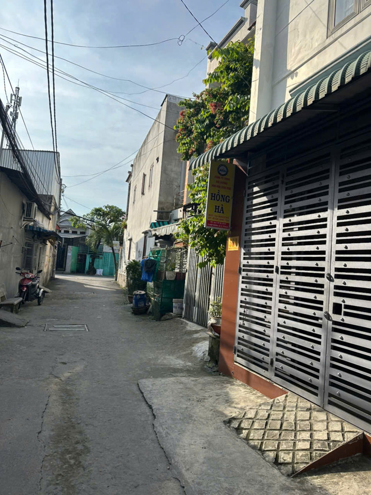 Bán nhà hẻm 6m Hiệp Thành 26 Quận 12, xe hơi đậu cửa, nhà đẹp hiện đại