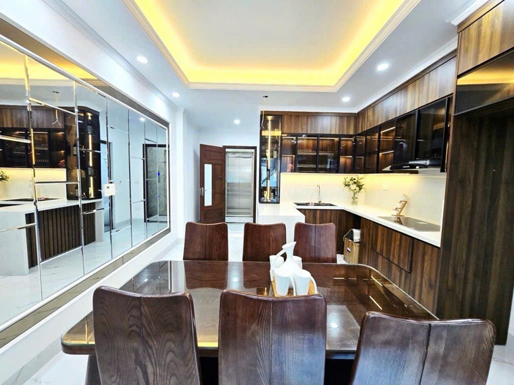 Nhà Xuân La 43m, 6 tầng, full nội thất, thang máy! Nhà mới xách Vali đến ở!