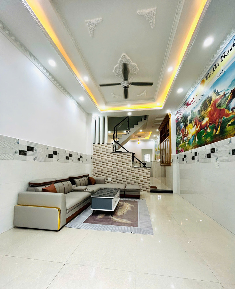 Bán nhà phố có sân vườn, gara ô tô Thạnh Xuân 22 Quận 12