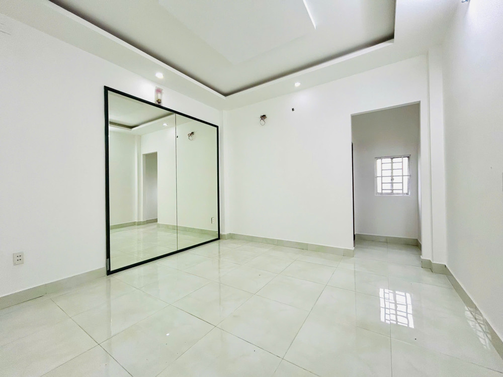 Bán nhà phố có sân vườn, gara ô tô Thạnh Xuân 22 Quận 12