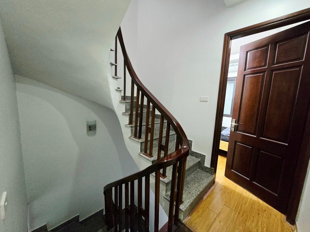 MẶT NGÕ THÔNG KINH DOANH -PHỐ LẠC LONG QUÂN – 35M 5T NHÀ MỚI NHỈNH 9 TỶ