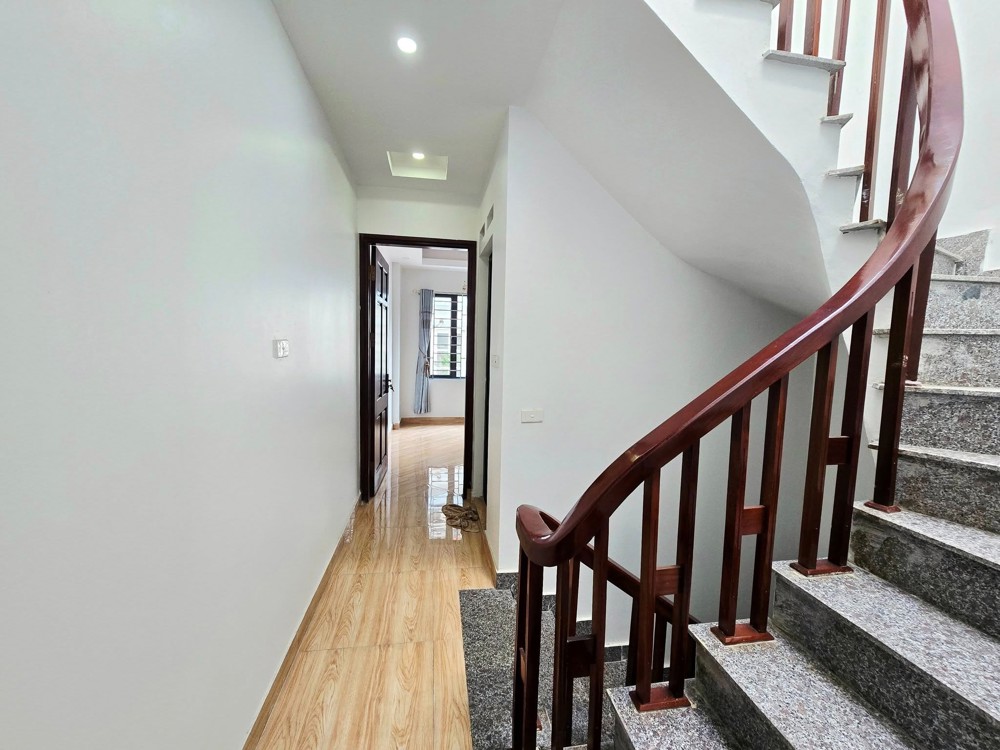 MẶT NGÕ THÔNG KINH DOANH -PHỐ LẠC LONG QUÂN – 35M 5T NHÀ MỚI NHỈNH 9 TỶ