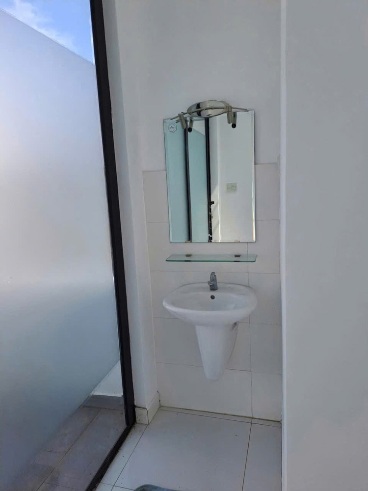 NHÀ 5 TẦNG BTCT ĐƯỜNG TRẦN HƯNG ĐẠO - QUẬN 1 - DT 56M2 - HẺM XE TẢI - ĐANG CHO THUÊ 22TR/THÁNG 