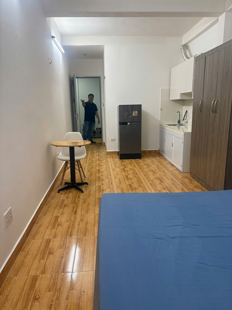 Cho Thuê Ccmn đẹp thoáng ban công giá rẻ Tại 171 Nguyễn Ngọc Vũ, Hoàng Ngân, Lê Văn Lương