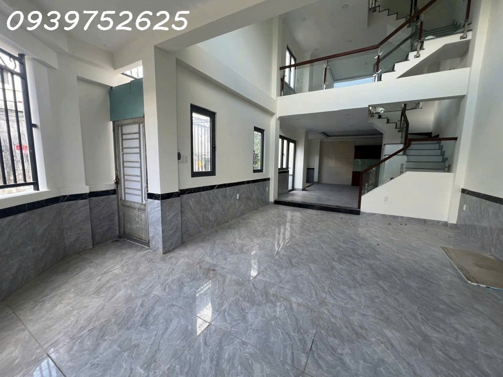 Bán Nhà Đường Quốc Lộ 13 Ngay Vạn Phúc 63m2 5 Tầng Đúc BTCT Ô Tô Vào Nhà Chỉ 8,2 Tỷ