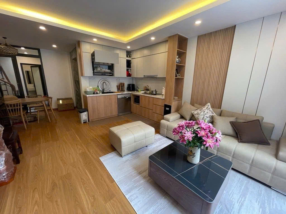 BÁN NHÀ HỒNG TIẾN LONG BIÊN,OTO ĐỖ CỬA,NGÕ THÔNG,THANG MÁY.43M