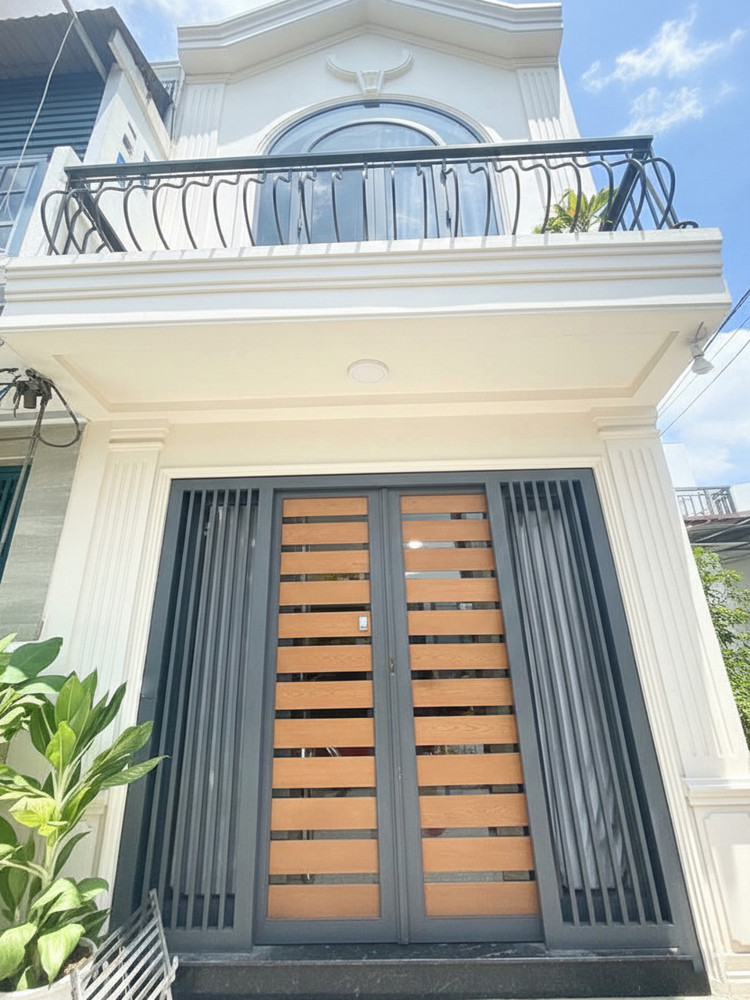 D1745 ⚡️ Giảm 100tr! sát cầu vượt Nguyễn Thái Sơn, SHR, Vuông, 3.3x10m, 4.x tỷ