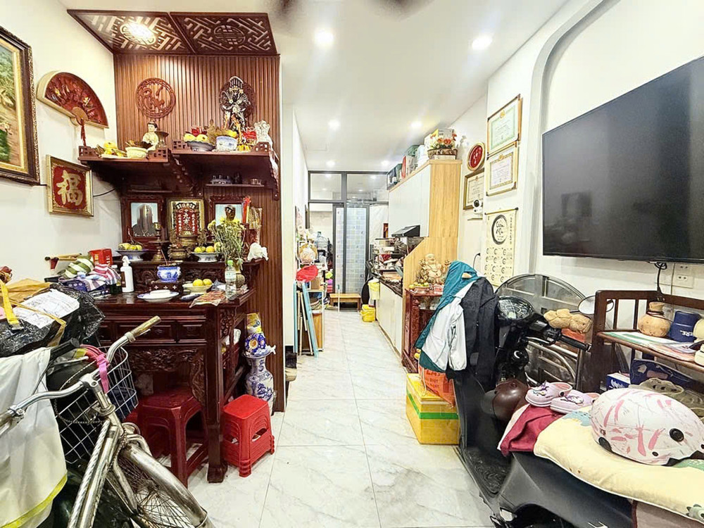 D1745 ⚡️ Giảm 100tr! sát cầu vượt Nguyễn Thái Sơn, SHR, Vuông, 3.3x10m, 4.x tỷ