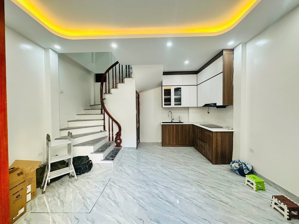 NHÀ MỚI KÍNH COONG PHỐ PHAN KẾ BÍNH 35m, 5T NHỈNH 11,6 TỶ- NGAY GẦN ĐƯỜNG Ô TÔ