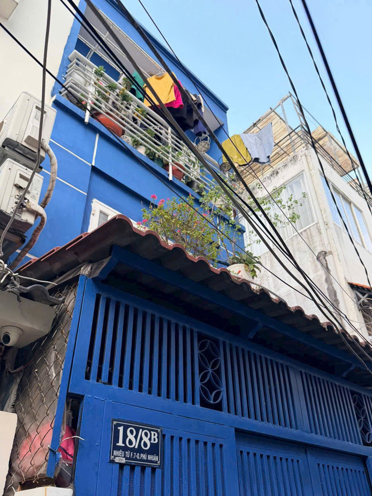 18/8B nhieu tứ phường 7 phú nhuận 3 lầu 4.8 tỉ