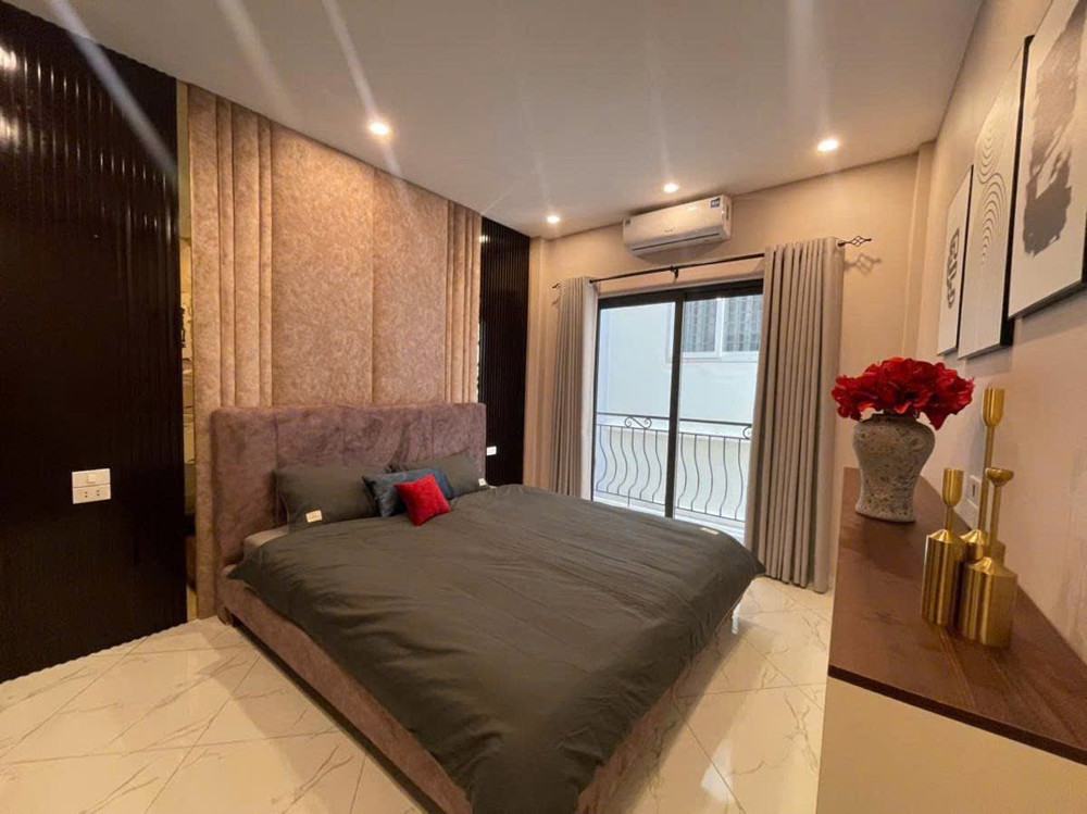 Bán nhà Nguyễn Văn Linh 35m 6 tầng thang máy 20m ra ô tô tránh hơn 9 tỷ