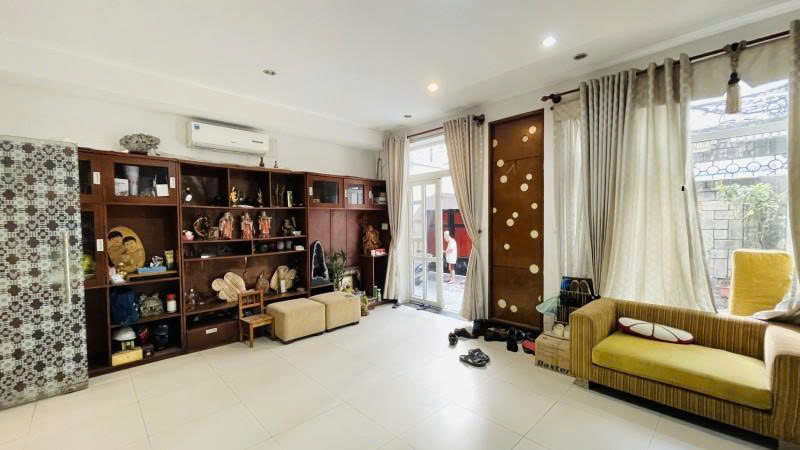 Bán nhà Biệt thự Phạm Cự Lượng - ngay Phổ Quang vào. 10,5x23m, 3 Tầng - 5PN, 42,5 tỷ