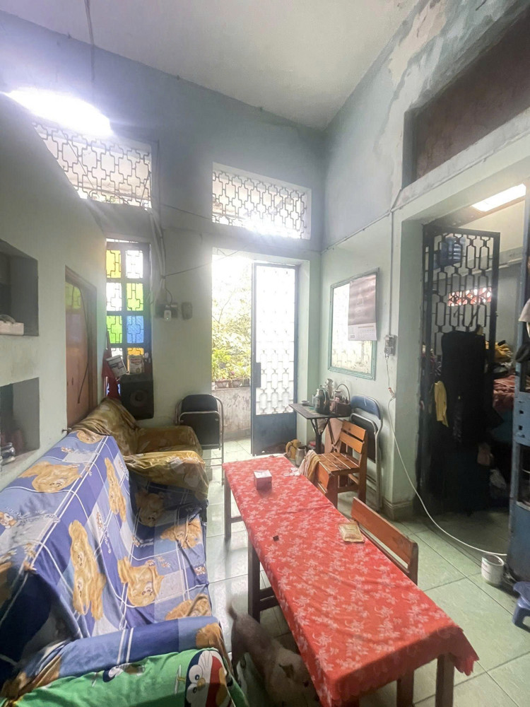 Bán nhà Mặt tiền Trần Huy Liệu - gần Hoàng Văn Thụ, 10,7x14m, 2 Tầng cũ, tiện xây, 32 tỷ