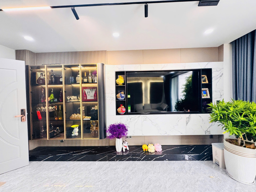 Bán gấp nhà mặt tiền Phạm Ngọc Thạch, Nha Trang - 7 Tầng Thang Máy - Cách biển 300m