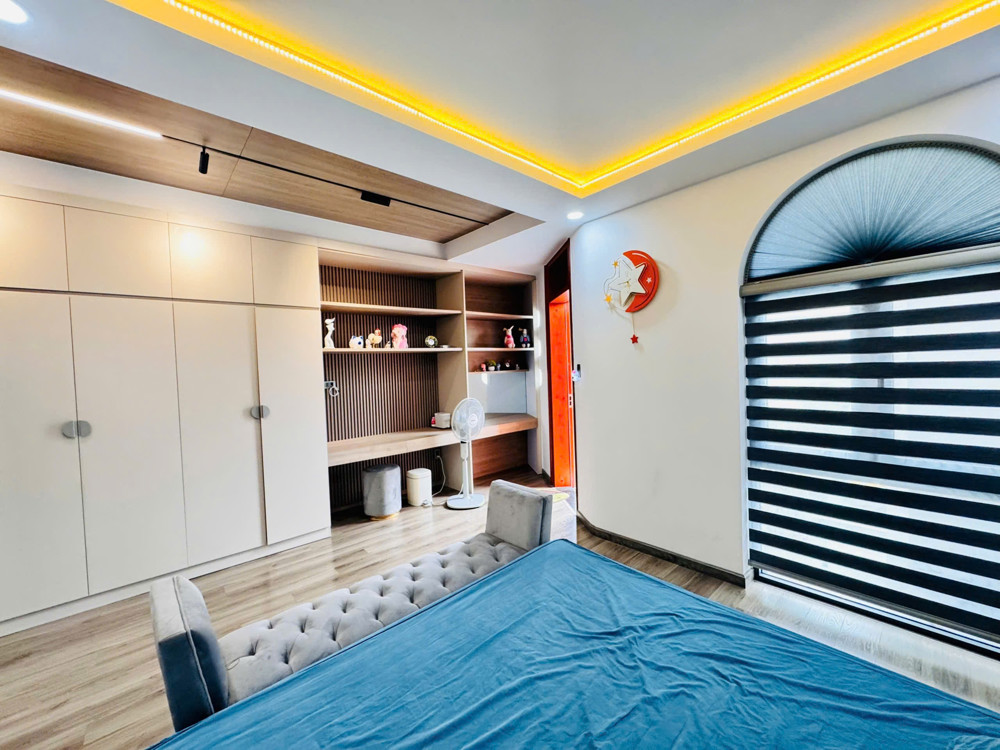 Bán gấp nhà mặt tiền Phạm Ngọc Thạch, Nha Trang - 7 Tầng Thang Máy - Cách biển 300m