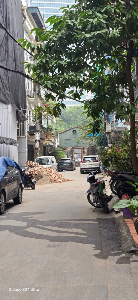 Bán Nhà Tân Ấp 60m2. 5 tầng. mặt tiền 5m. giá 20 Tỷ Ba Đình Hà Nội