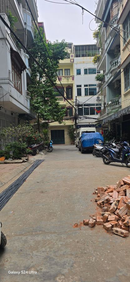 Bán Nhà Tân Ấp 60m2. 5 tầng. mặt tiền 5m. giá 20 Tỷ Ba Đình Hà Nội