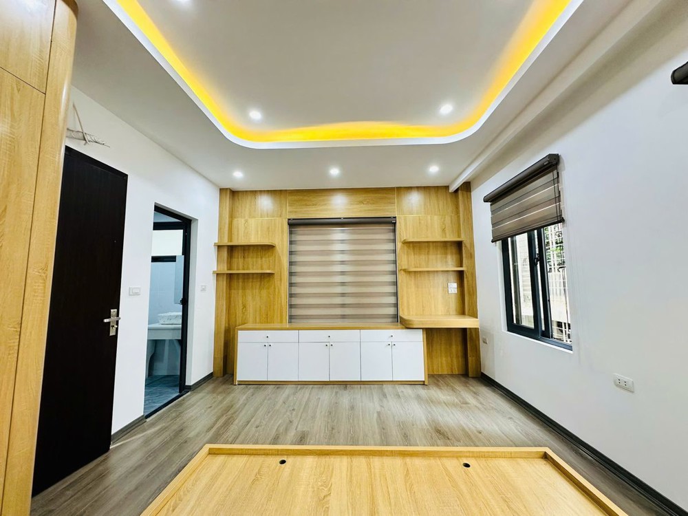 Bán Nhà Vũ Thạnh 32m2. 7 tầng. mặt tiền 6.6m. giá 12.2 tỷ Đống Đa Hà Nội