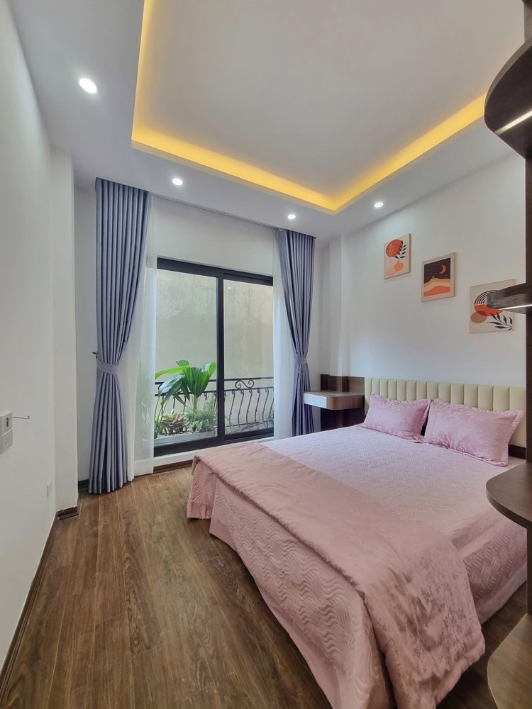 Bán Nhà mới Ngõ 168 Kim Giang-34m*5tầng-Cạnh Khu Đô thị-Gần Đại học Thăng Long. 8,6 tỷ