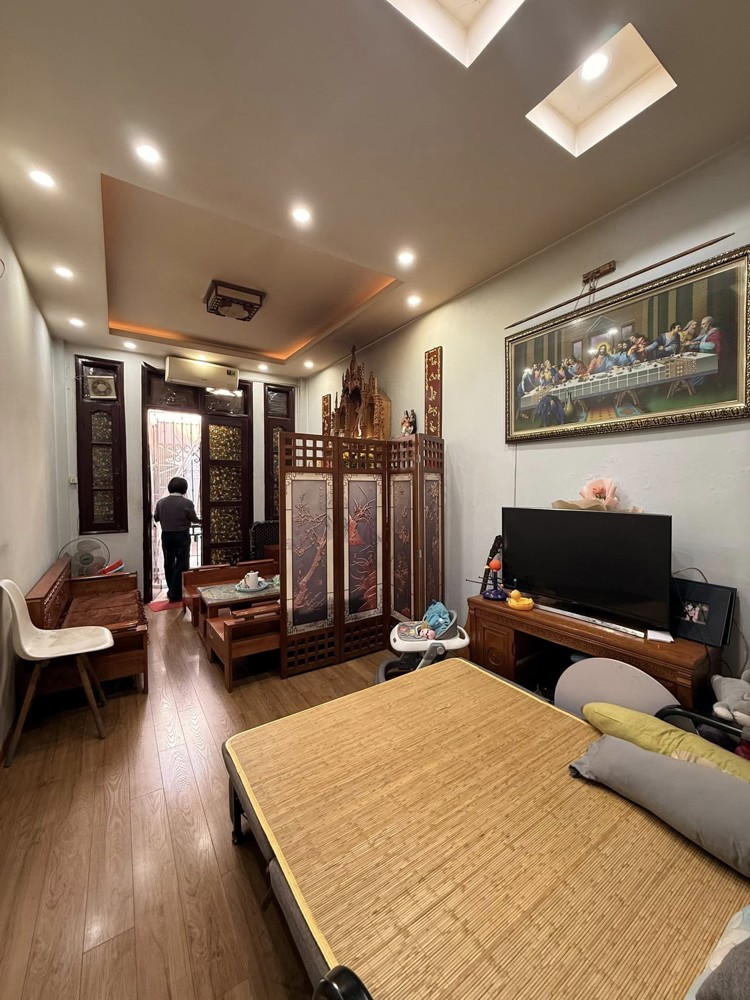 Bán Nhà mới Ngõ 168 Kim Giang-40m*3tầng-Cạnh Khu Đô thị-Gần Đại học Thăng Long. 9,7 tỷ