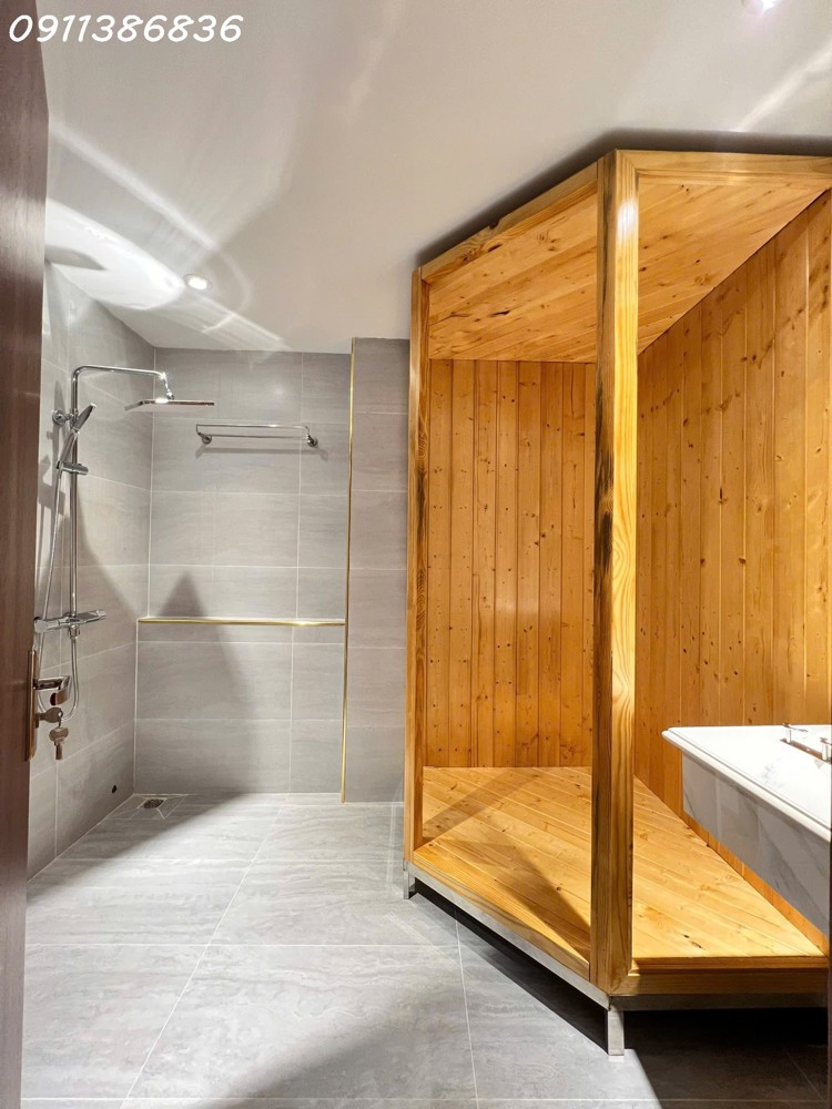 Ô tô Phân lô Nhà đẹp Trần Quốc Hoàn 40/45m 7T Thang máy, hơn 21 tỷ trung tâm Cầu Giấy