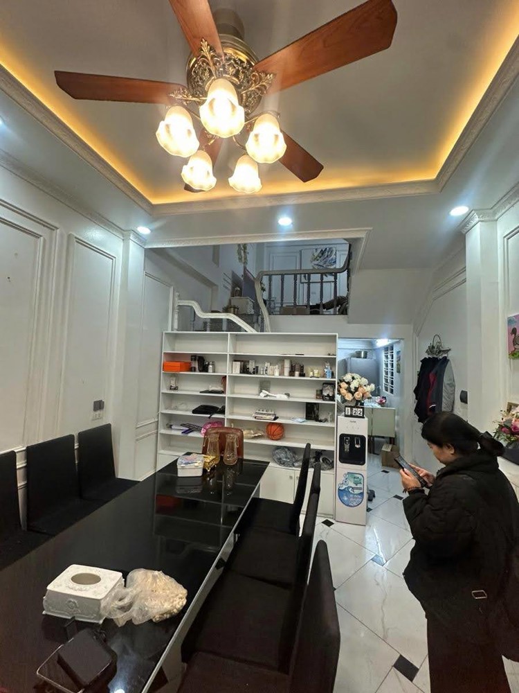 Bán Nhà Định Công Thượng-35m*5tầng*3.8mMT- Lô góc-Kinh doanh-Ô tô qua nhà. 11,15 tỷ