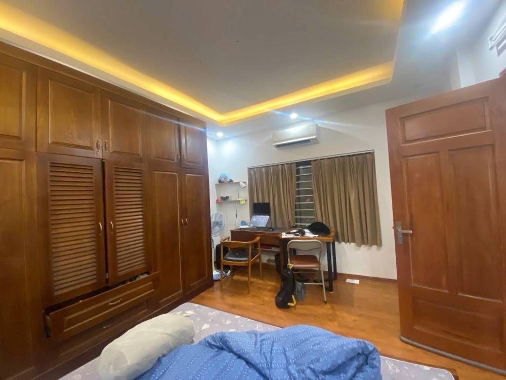 hoàng hoa thám DT 35m x5 tầng 7,8 tỷ ngõ thông,rộng,gần ô tô,full nội thất