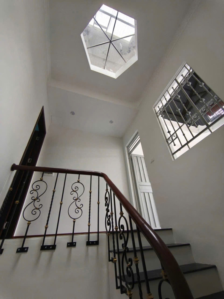 MỚI ĐẸP XUÂN LA TÂY HỒ - NGÕ THÔNG - 2 THOÁNG - NGAY HỒ TÂY.Nhỉnh 12 tỏi, Xuân La 48 m 4 tầng, mặt