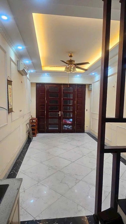 Bán Nhà Đường 8/3. 35/38m2. 5 tầng. mặt tiền 3.7m. giá 8.2 Tỷ Hai Bà Trưng Hà Nội