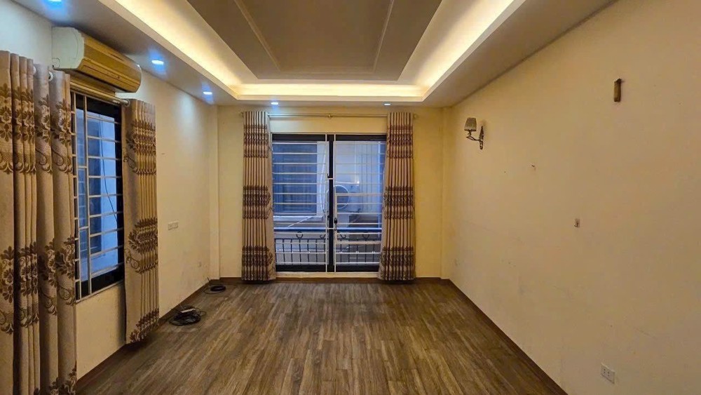 Bán Nhà Đường 8/3. 35/38m2. 5 tầng. mặt tiền 3.7m. giá 8.2 Tỷ Hai Bà Trưng Hà Nội