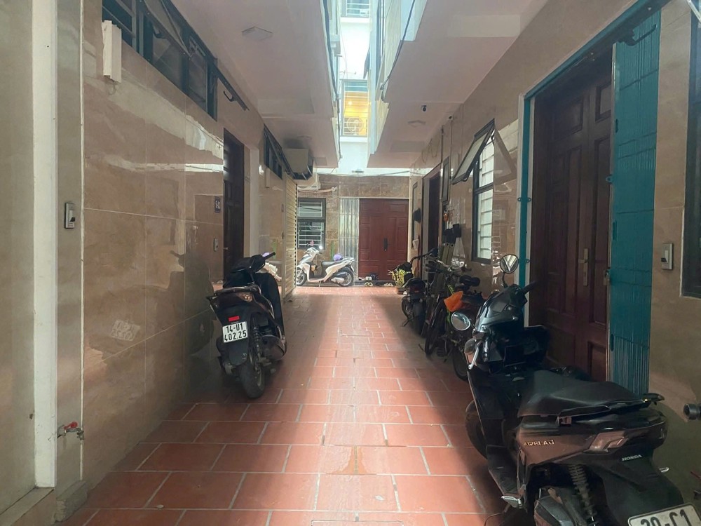 Bán Nhà Hoàng Hoa Thám 30m2. 5 tầng. mặt tiền 6m. giá 7.8 tỷ Ba Đình Hà Nội