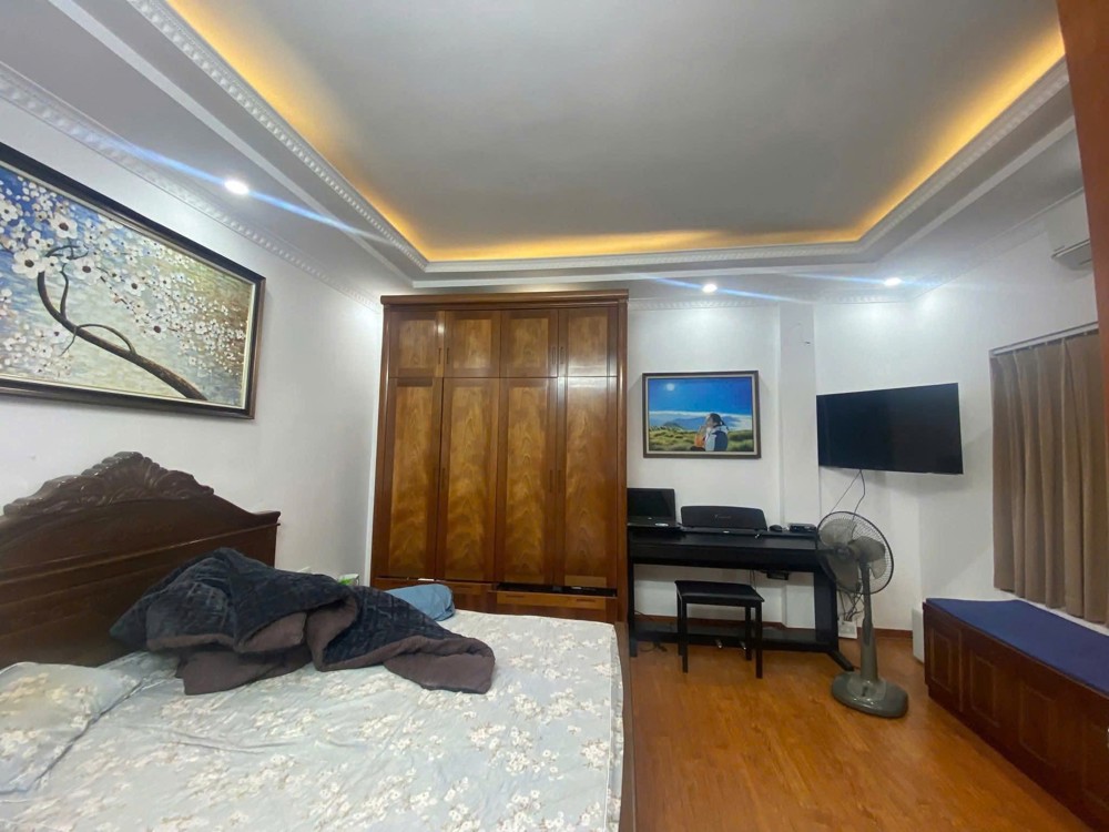 Bán Nhà Hoàng Hoa Thám 30m2. 5 tầng. mặt tiền 6m. giá 7.8 tỷ Ba Đình Hà Nội