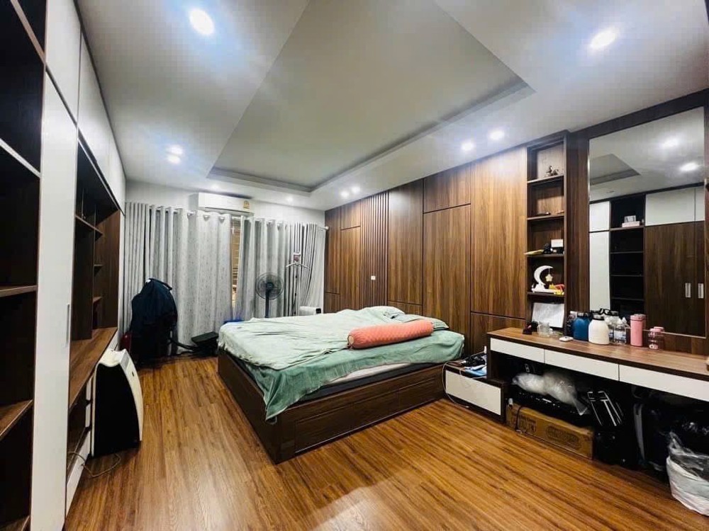 Bán Nhà Đê Trần Khát Chân 38m2. 5 tầng. mặt tiền 4.2m. giá 10.5 Tỷ Hai Bà Trưng Hà Nội