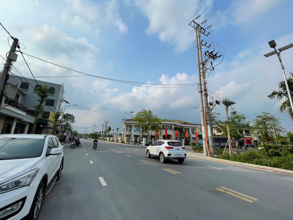 42m Đồng Tháp, Đan Phượng, oto thông tứ tung, lô góc 2 thoáng, chỉ hơn 3 tỷ: