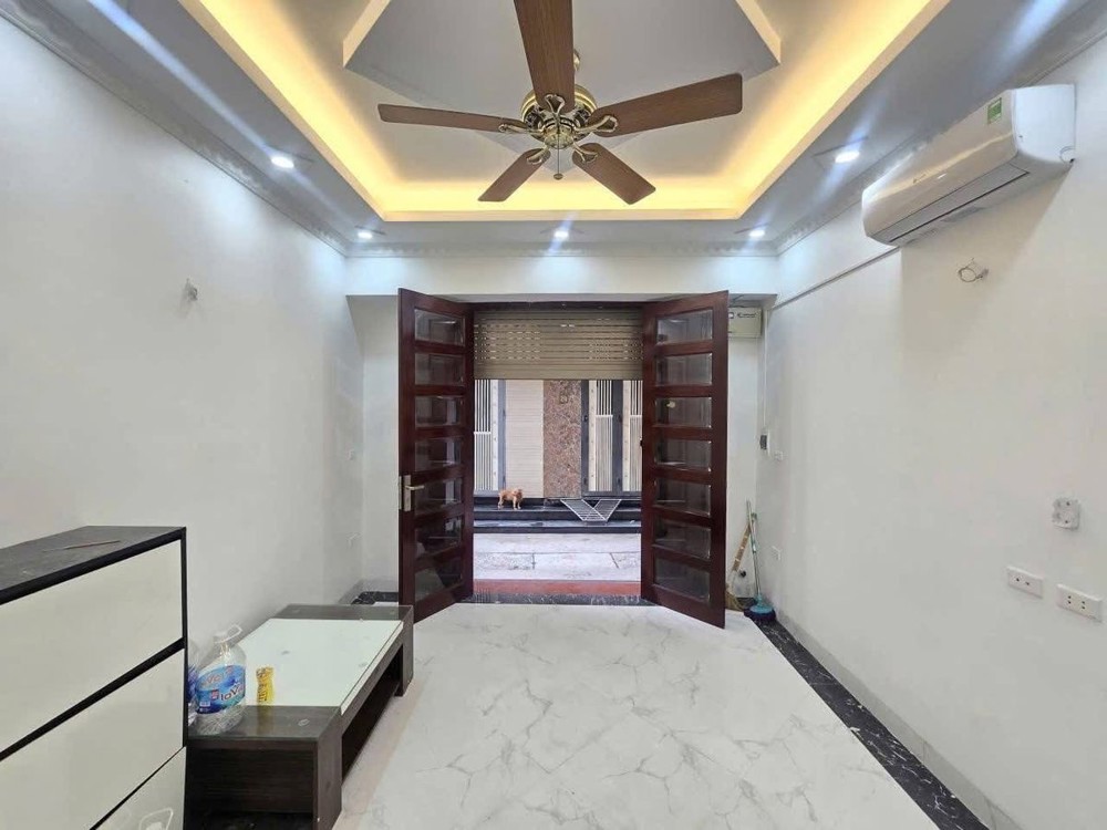 Bán Nhà Đường 8/3. 33m2. 5 tầng. mặt tiền 4.1m. giá 8 Tỷ Hai Bà Trưng Hà Nội