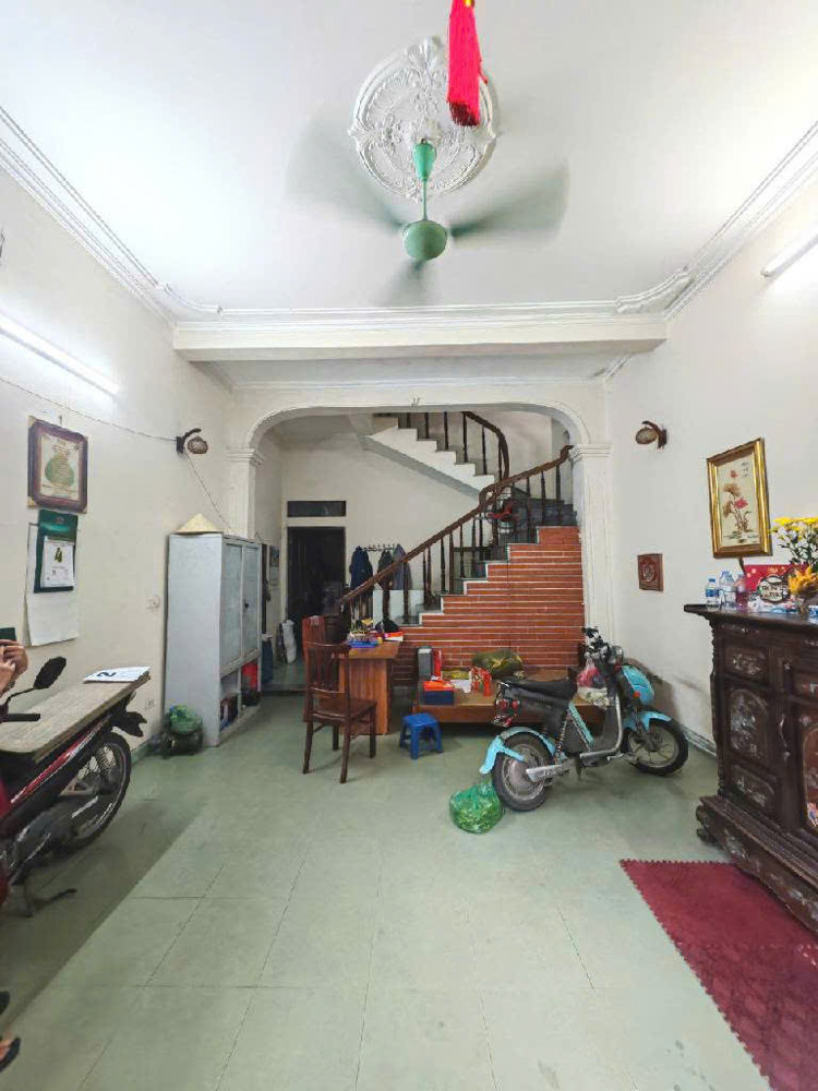 Bán Nhà 3 Tầng 61M2 Liên Mạc Từ Liêm Mặt Tiền 5M Giá Nhỉnh 6 Tỷ, Gần Ô Tô, Sổ Đẹp, Nở Hậu