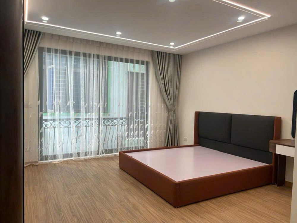 Bán nhà Cổ Linh 45m 6 tầng MT4.5m thang máy đối diện Aeon Mall hơn 13 tỷ