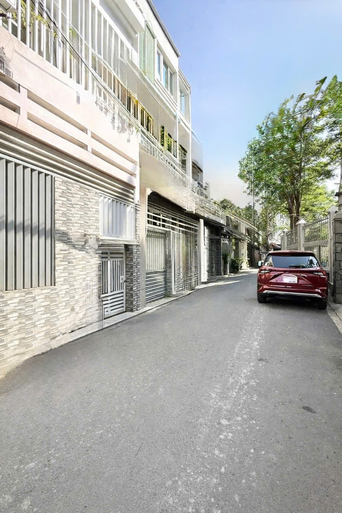 Nhà bán Phạm Văn Hai, Phường 3, Quận Tân Bình – hẻm xe hơi trước nhà 6m - Chỉ 7.52 tỷ 



